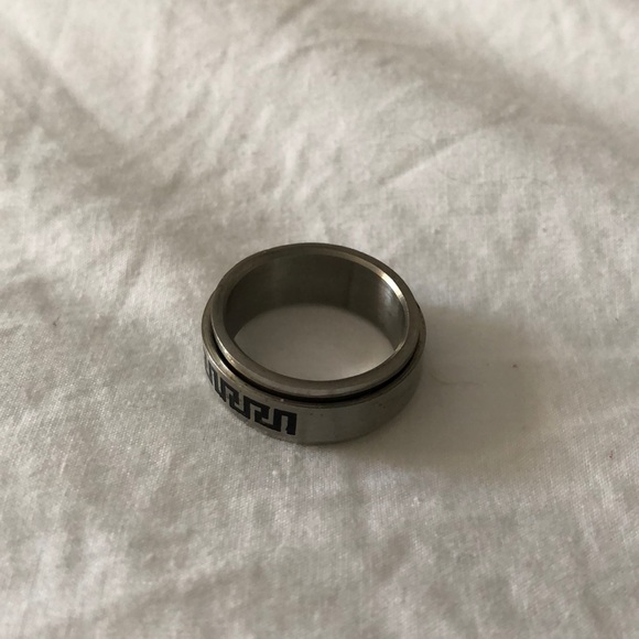 Stainless Steal Fidget Spinner Ring - Picture 4 of 4